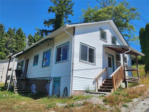 99 Hemlock St, Alert Bay, BC 