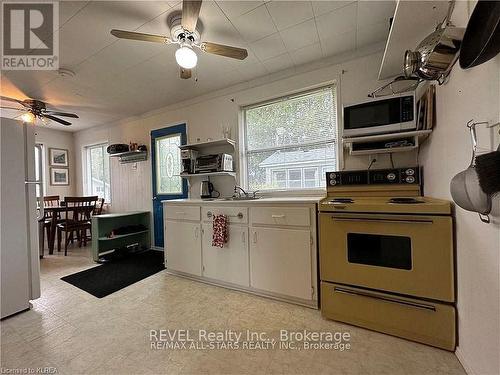 87 Front Street W, Kawartha Lakes (Bobcaygeon), ON - Indoor Photo Showing Kitchen