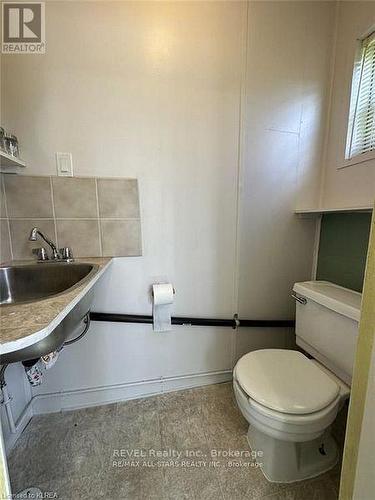 87 Front Street W, Kawartha Lakes (Bobcaygeon), ON - Indoor Photo Showing Bathroom