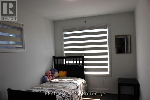 75 Chelliah Court S, Toronto, ON - Indoor Photo Showing Bedroom