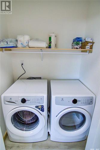 108 Central Avenue, Love, SK - Indoor Photo Showing Laundry Room