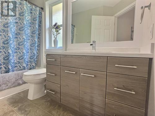 2526 Nechako Drive Unit# 1, Kamloops, BC - Indoor Photo Showing Bathroom