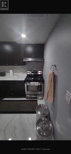 115 - 16 Litchfield Court, Toronto, ON - Indoor Photo Showing Kitchen