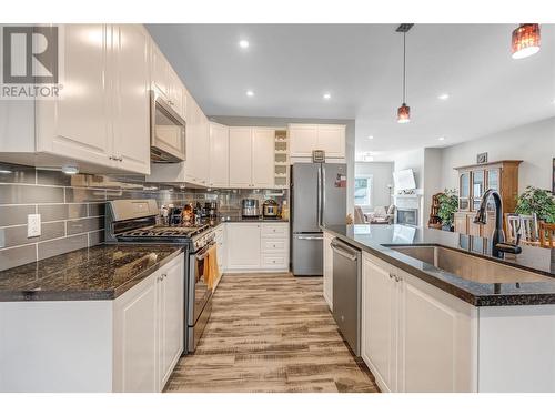 324 K View Crescent, Keremeos, BC - Indoor Photo Showing Kitchen With Stainless Steel Kitchen With Double Sink With Upgraded Kitchen