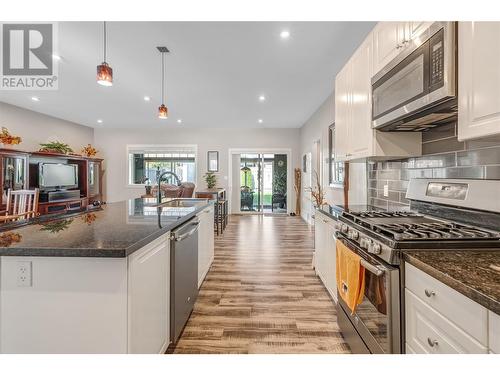 324 K View Crescent, Keremeos, BC - Indoor Photo Showing Kitchen With Upgraded Kitchen