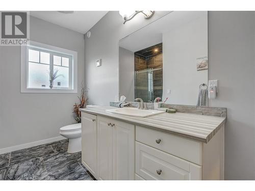 324 K View Crescent, Keremeos, BC - Indoor Photo Showing Bathroom