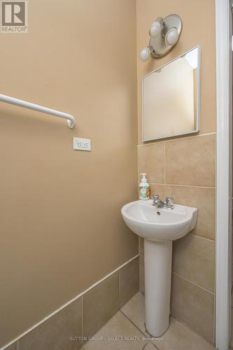 733 Princess Avenue, London, ON - Indoor Photo Showing Bathroom