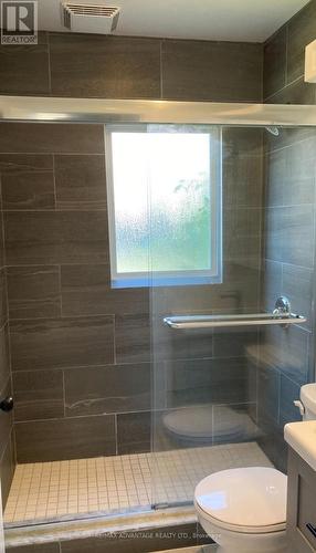 4 Lincoln Crescent, Guelph (Central East), ON - Indoor Photo Showing Bathroom