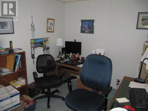 4776 Moneeyaw Road, 108 Mile Ranch, BC - Indoor Photo Showing Office