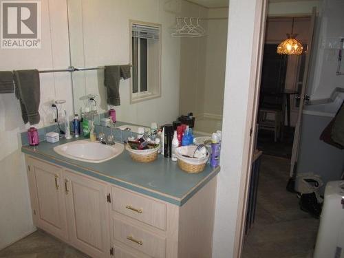 4776 Moneeyaw Road, 108 Mile Ranch, BC - Indoor Photo Showing Bathroom