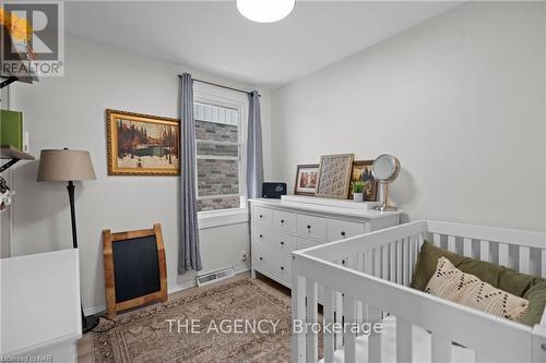 6317 Ash Street, Niagara Falls (216 - Dorchester), ON - Indoor Photo Showing Bedroom