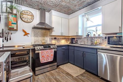 464 Gorham Road, Fort Erie (335 - Ridgeway), ON - Indoor Photo Showing Kitchen