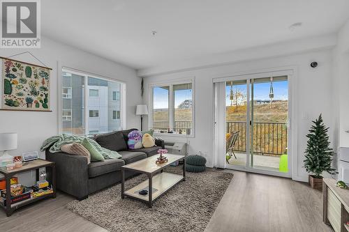 881 Academy Way Unit# 212, Kelowna, BC - Indoor Photo Showing Living Room