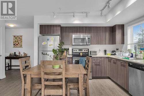 881 Academy Way Unit# 212, Kelowna, BC - Indoor Photo Showing Kitchen