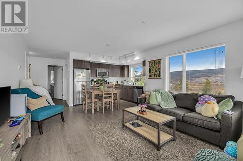 881 Academy Way Unit# 212, Kelowna, BC - Indoor Photo Showing Living Room