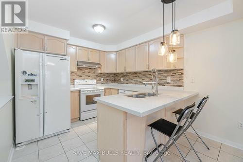 3033 Drumloch Avenue, Oakville, ON - Indoor Photo Showing Kitchen With Double Sink