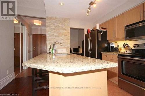 507 - 60 Old Mill Road, Oakville, ON - Indoor Photo Showing Kitchen