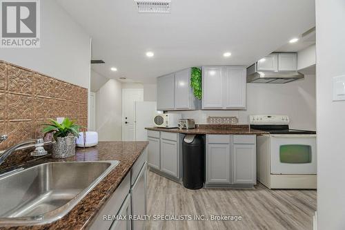 37 Harbourtown Crescent, Brampton, ON - Indoor Photo Showing Kitchen