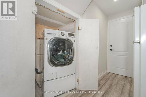 37 Harbourtown Crescent, Brampton, ON - Indoor Photo Showing Laundry Room