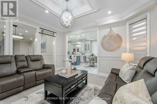 37 Harbourtown Crescent, Brampton, ON - Indoor Photo Showing Living Room