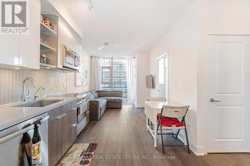 2406 - 33 Shore Breeze Drive, Toronto, ON - Indoor Photo Showing Kitchen