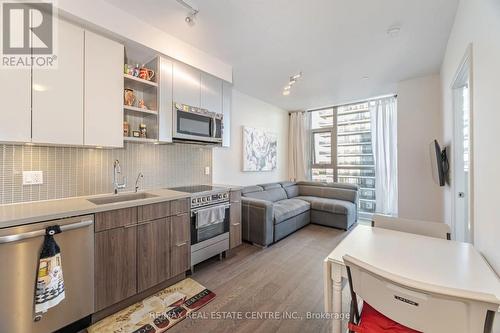 2406 - 33 Shore Breeze Drive, Toronto, ON - Indoor Photo Showing Kitchen