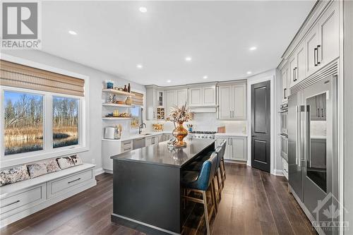 375 Longworth Avenue, Ottawa, ON - Indoor Photo Showing Kitchen With Upgraded Kitchen