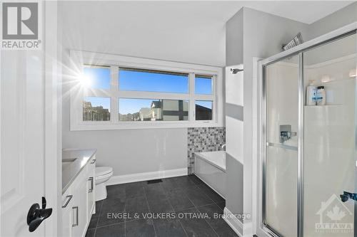 375 Longworth Avenue, Ottawa, ON - Indoor Photo Showing Bathroom