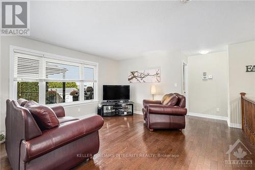 11 Westerra Way, North Grenville, ON - Indoor Photo Showing Living Room