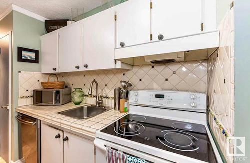 #1703 9835 113 St Nw, Edmonton, AB - Indoor Photo Showing Kitchen