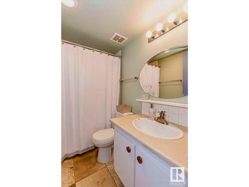 #1703 9835 113 St Nw, Edmonton, AB - Indoor Photo Showing Bathroom