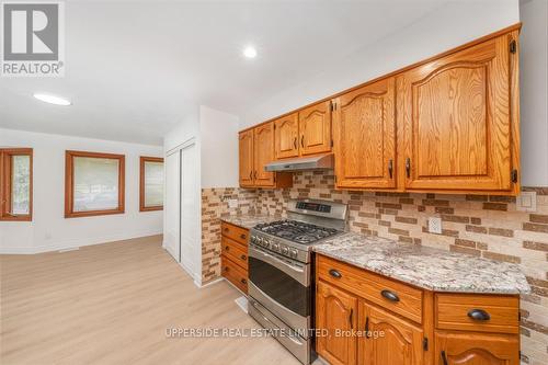 8 Mayfair Drive, Sarnia, ON - Indoor Photo Showing Kitchen