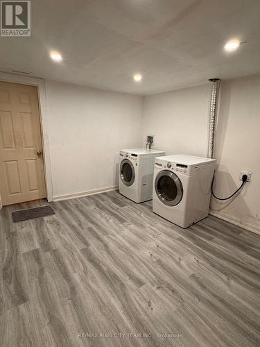 70 Bellingham Drive, Hamilton, ON - Indoor Photo Showing Laundry Room