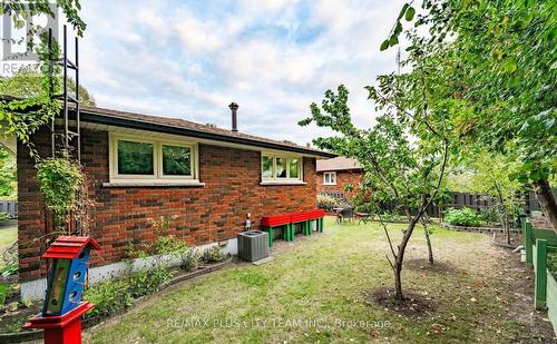 70 Bellingham Drive, Hamilton, ON - Outdoor