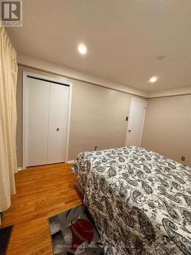 70 Bellingham Drive, Hamilton, ON - Indoor Photo Showing Bedroom