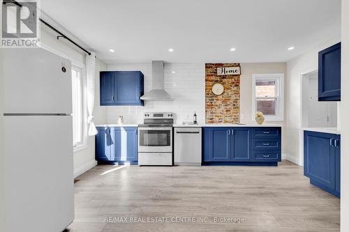 124 St George Street, Kitchener, ON - Indoor Photo Showing Kitchen