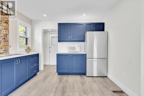 124 St George Street, Kitchener, ON - Indoor Photo Showing Kitchen