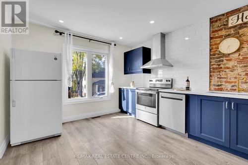 124 St George Street, Kitchener, ON - Indoor Photo Showing Kitchen With Stainless Steel Kitchen