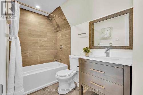 124 St George Street, Kitchener, ON - Indoor Photo Showing Bathroom