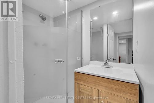 124 St George Street, Kitchener, ON - Indoor Photo Showing Bathroom