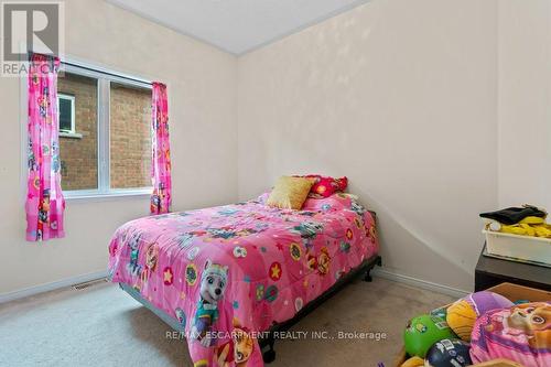 76 Morrison Crescent, Grimsby, ON - Indoor Photo Showing Bedroom