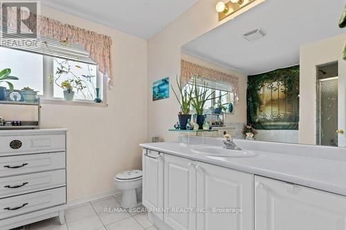 76 Morrison Crescent, Grimsby, ON - Indoor Photo Showing Bathroom