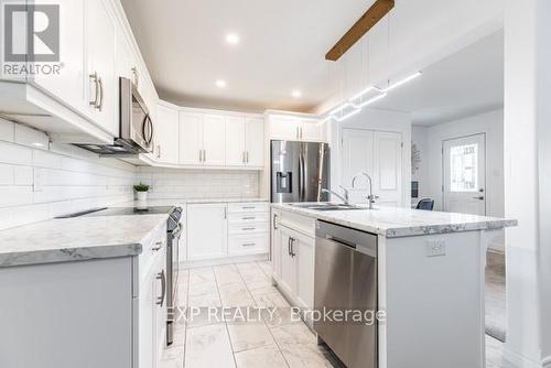 12 - 29 Schuyler Street, Brant, ON - Indoor Photo Showing Kitchen With Upgraded Kitchen