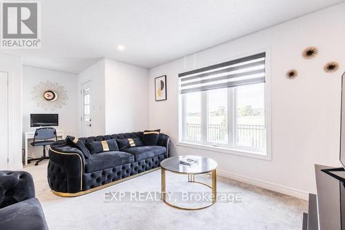 12 - 29 Schuyler Street, Brant, ON - Indoor Photo Showing Living Room