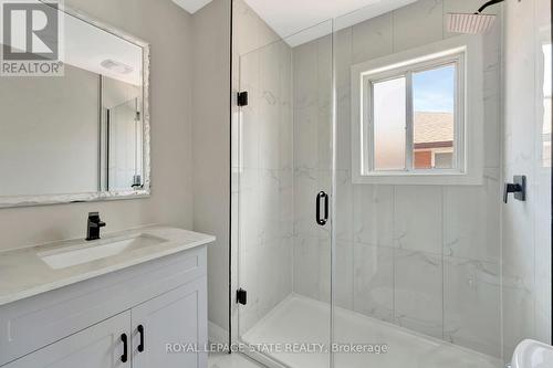 2009 Brampton Street, Hamilton, ON - Indoor Photo Showing Bathroom