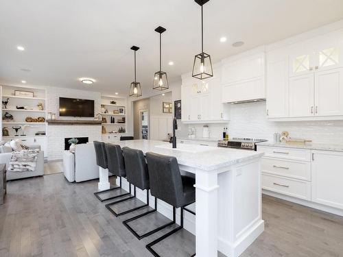 Cuisine - 2917 Rue Du Cumberland, Saint-Lazare, QC - Indoor Photo Showing Kitchen With Upgraded Kitchen