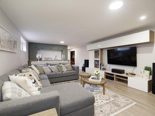 Salle familiale - 2917 Rue Du Cumberland, Saint-Lazare, QC - Indoor Photo Showing Living Room