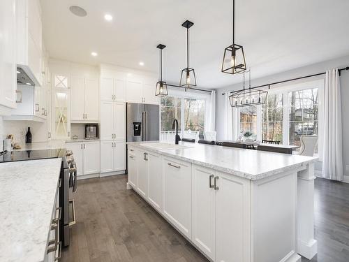 Cuisine - 2917 Rue Du Cumberland, Saint-Lazare, QC - Indoor Photo Showing Kitchen With Upgraded Kitchen