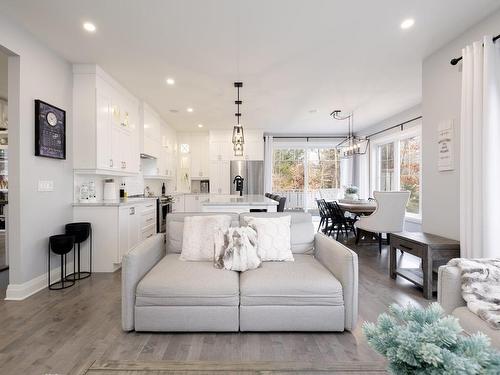 Vue d'ensemble - 2917 Rue Du Cumberland, Saint-Lazare, QC - Indoor Photo Showing Living Room