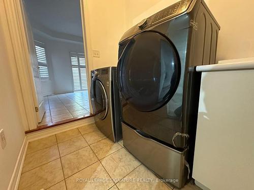 7 Tiglio Rd, Vaughan, ON - Indoor Photo Showing Laundry Room